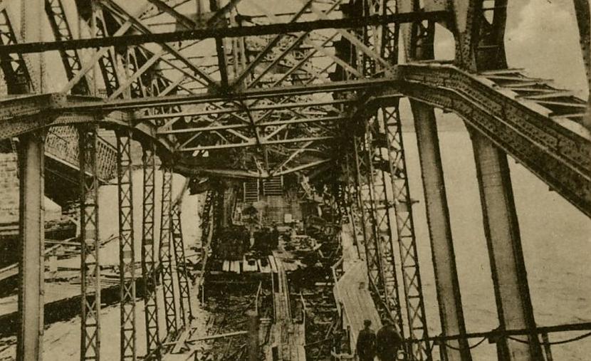 Saspridzinātais Dzelzceļa... Autors: Fosilija Rīgas Dzelzceļa tiltam vairāk nekā 100 gadi.