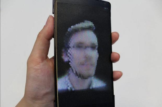  Autors: gufij7 Demonstrēts pirmā lokanā hologrāfiskā viedtālruņa HoloFlex prototips