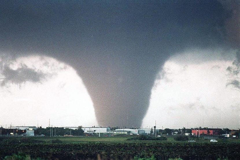Edmontonas tornado 1987gada... Autors: Testu vecis Visu laiku postošākie un nāvējošākie tornado