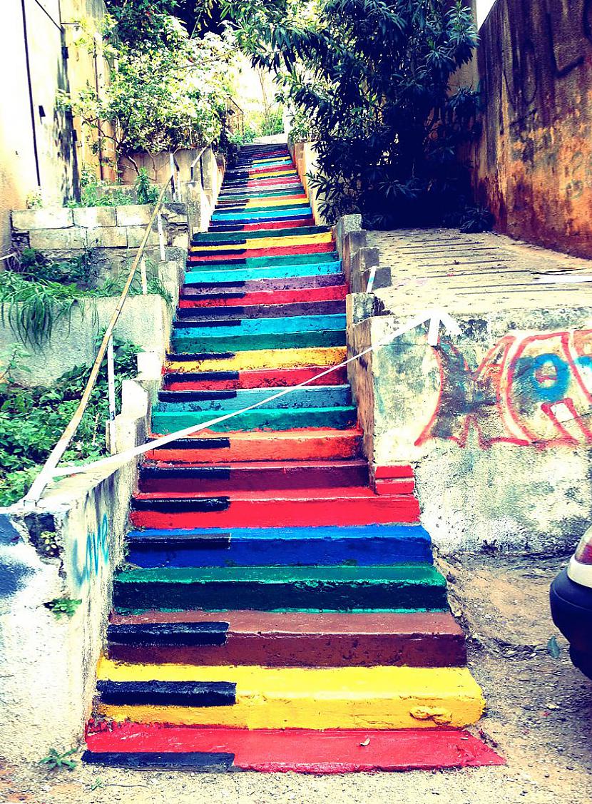 Beirūta Libāna Autors: BlackBetty88 Izdaiļotas kāpnes. Ielu māksla.