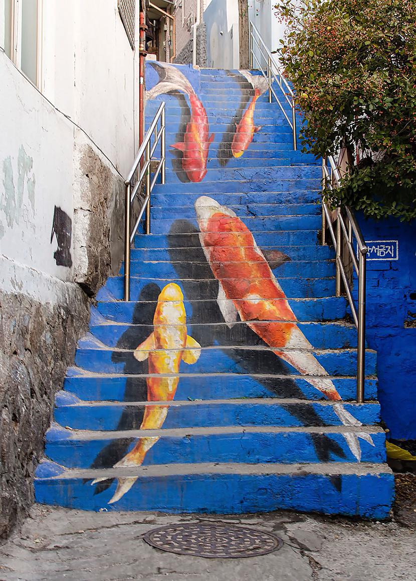 Seula Dienvidkoreja Autors: BlackBetty88 Izdaiļotas kāpnes. Ielu māksla.
