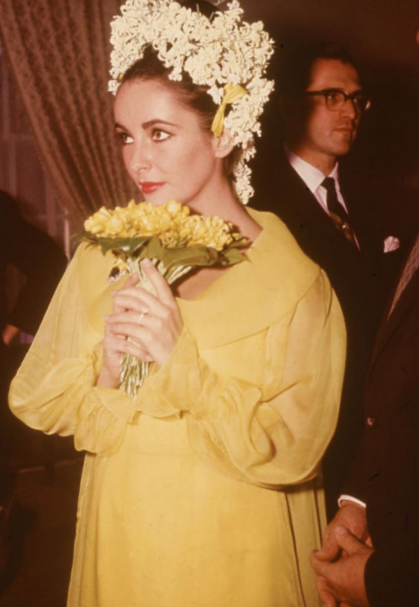 1964 Elizabete... Autors: Volāns Unikālākās un skandalozākās slavenību kāzu kleitas