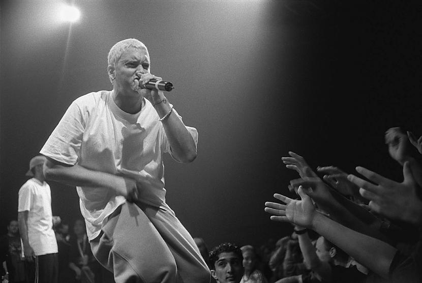 Dienās kad viņscaron tikko tik... Autors: bananchik Nedzirdēti fakti par Eminem. #3