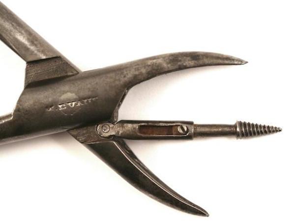 Scaronis tika izmantots lai... Autors: wecazivs 7 senlaicīgi zobārstu instrumenti, kurus tu negribētu