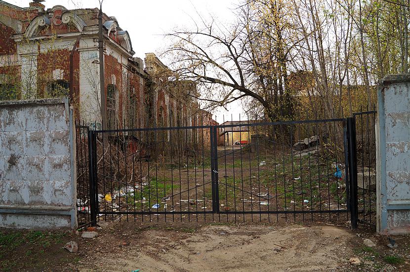 Jāsaka gan ka daudzas ēkas te... Autors: Pēteris Vēciņš Lielā Krievijas Zelta loka aizmirstais posms - Serpuhova