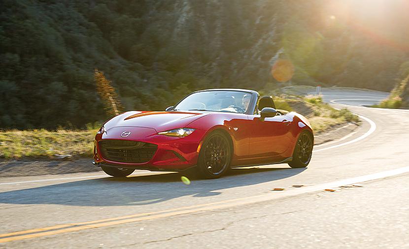 Mazda MX5 MiataDivu durvju... Autors:  XHILL Šī gada 10 labākās automašīnas