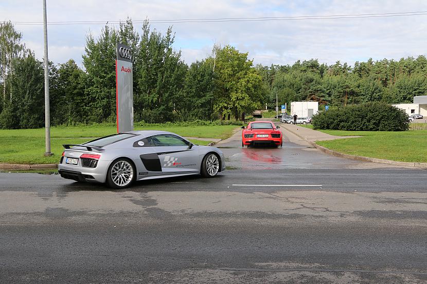  Autors: Fosilija Pie motormuzeja nogādā jaunās Audi sports automašīnas