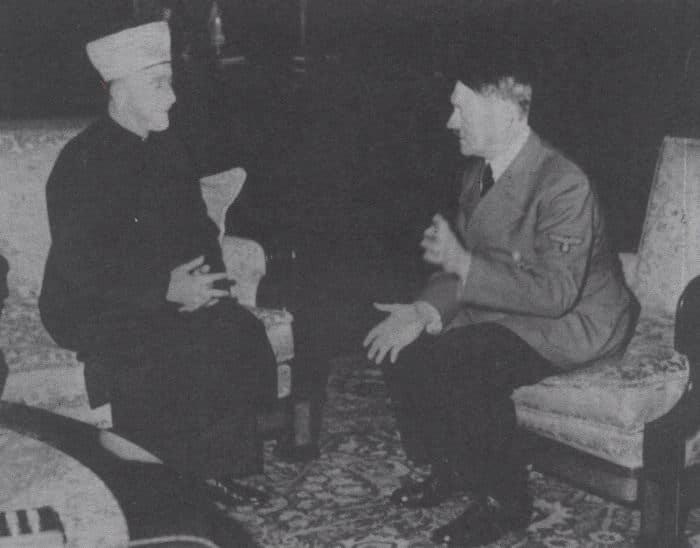 Hitlers tiekas ar vienu no... Autors: Panzer Afrikāņi, aziāti un arābi, kuri karoja Vācijas labā Otrajā pasaules karā?