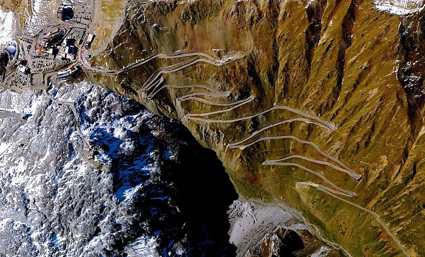 Stelvio Pass Northern Alps... Autors: Šamaniss Fantastiskas satelīta bildes