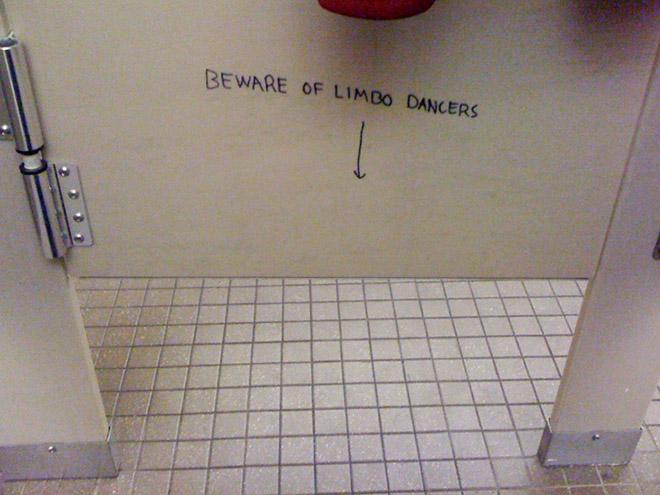  Autors: matilde Lieliski uzraksti uz tualetes sienām