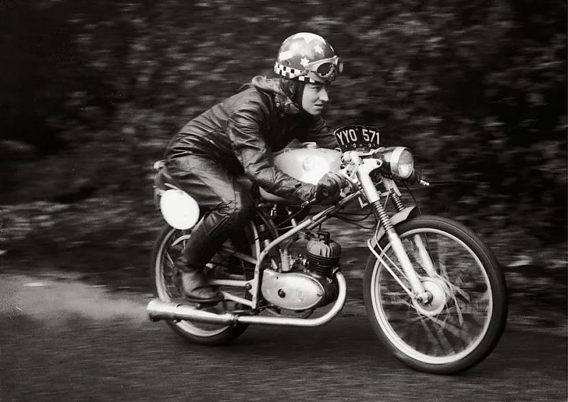 Berila Sveina trenējoties... Autors: Sanna Sievietes: Simts gadu uz motocikla