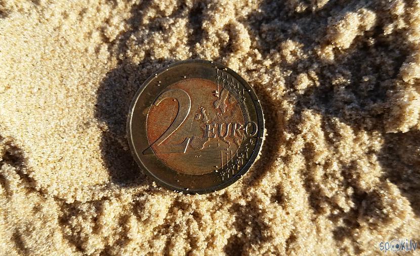 Pēdēja laikā 2 eiro atradas... Autors: pyrathe Dažas pastaigas pa pludmali ar metāla detektoru (septembris)
