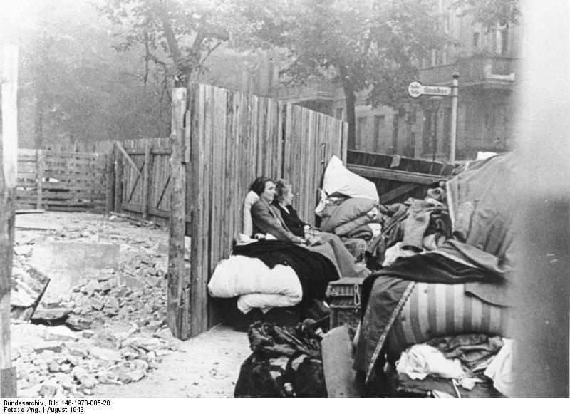 Neskatoties uz to barakās... Autors: Raziels Kā dzīvoja berlīnieši Hitlera laikā