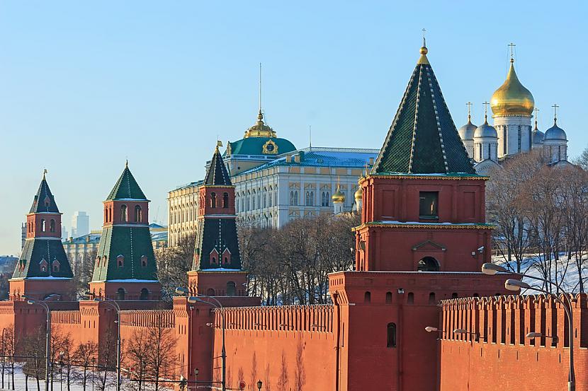 15Kopējais garums Kremļa... Autors: 100 A 50 interesanti fakti par Krieviju