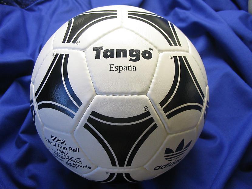 1982gads  Spānija Autors: Bobby Tarantino Futbola bumbu evolūcija