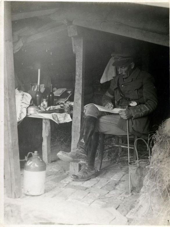 Britu virsnieks viņa... Autors: Lestets Retas bildes no 1. pasaules kara ierakumiem