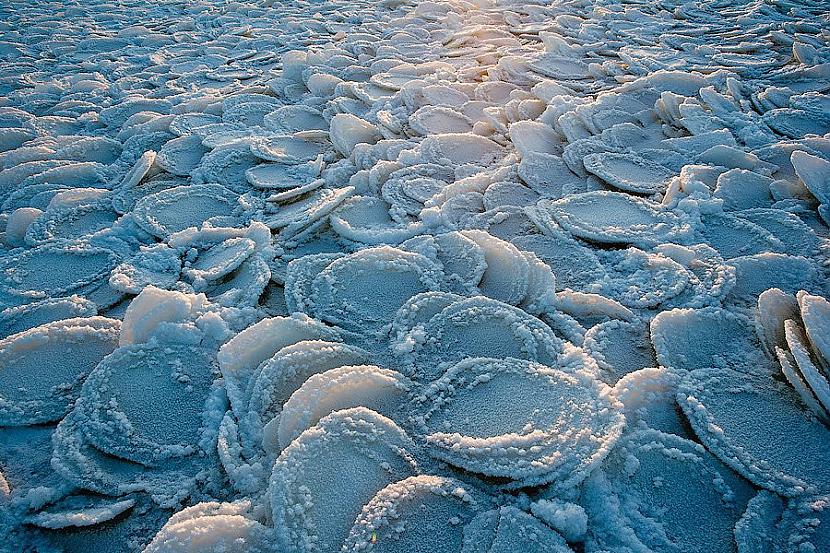 Sākas vētra un scarono slāni... Autors: Raziels Mīklaina dabas parādība - kā veidojas ledus bumbas