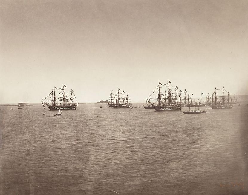 Karaliskā flote jūrojot... Autors: franklins01 Reti vēsturiski foto [20+ bildes]