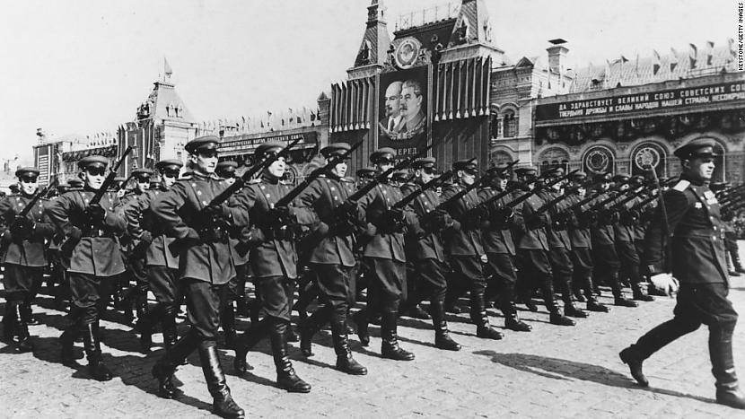 Parāde Maskavā Sarkanajā... Autors: Fosilija PSRS laiki (2. daļa)