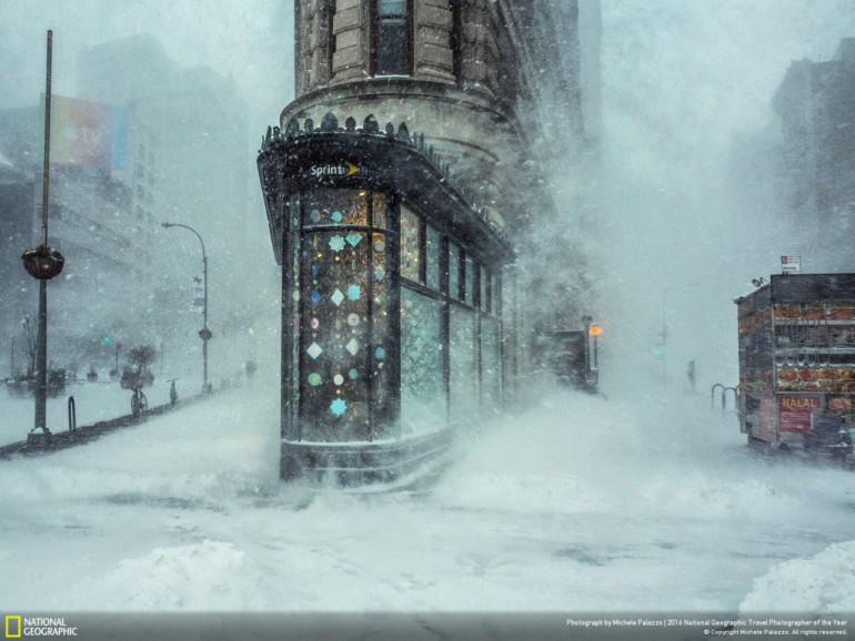 17Sniega vētra Ņujorkā ASV Autors: 100 A 50 maģiskas fotogrāfijas no National Geographic ceļojumu foto konkursa!