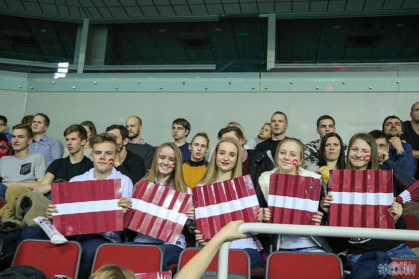  Autors: Zhorchx FOTO+VIDEO: Latvijas izlases līdzjutēji darbībā pasaules čempionātā florbolā.