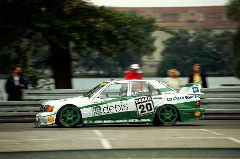 MScaronumakers pie stūres MB... Autors: Fosilija DTM (Deutsche Tourenwagen Meisterschaft). Zelta ēra