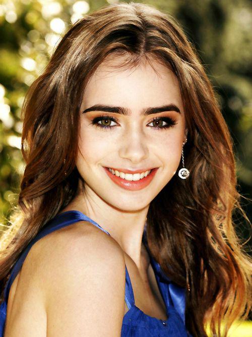  Autors: Fosilija Lily Collins bilzu paka