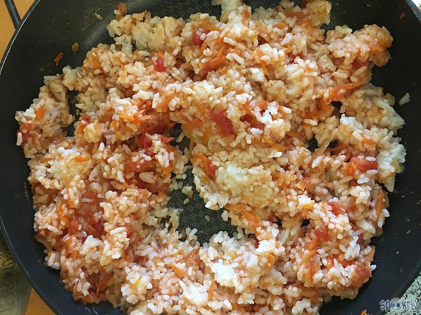 Ja rīsi savārīti pa daudz un... Autors: Lords Lanselots Cepeškrāsnī ceptas kotletes tomātu mērcē
