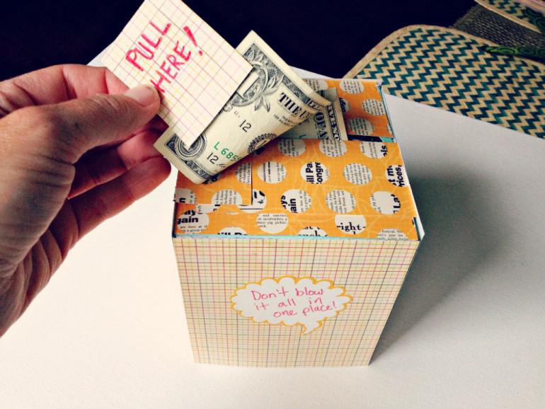 Salvescaronu kastīte ar... Autors: 100 A 20 oriģināli veidi, kā uzdāvināt naudu.