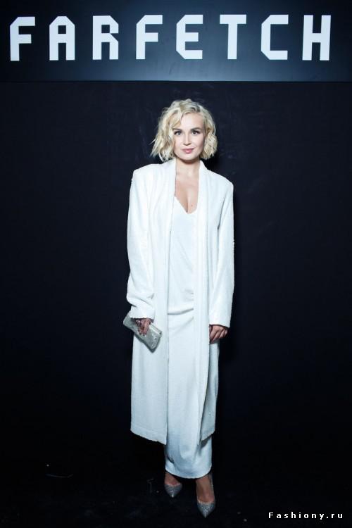  Autors: 100 A Stylish year - Polina Gagarina