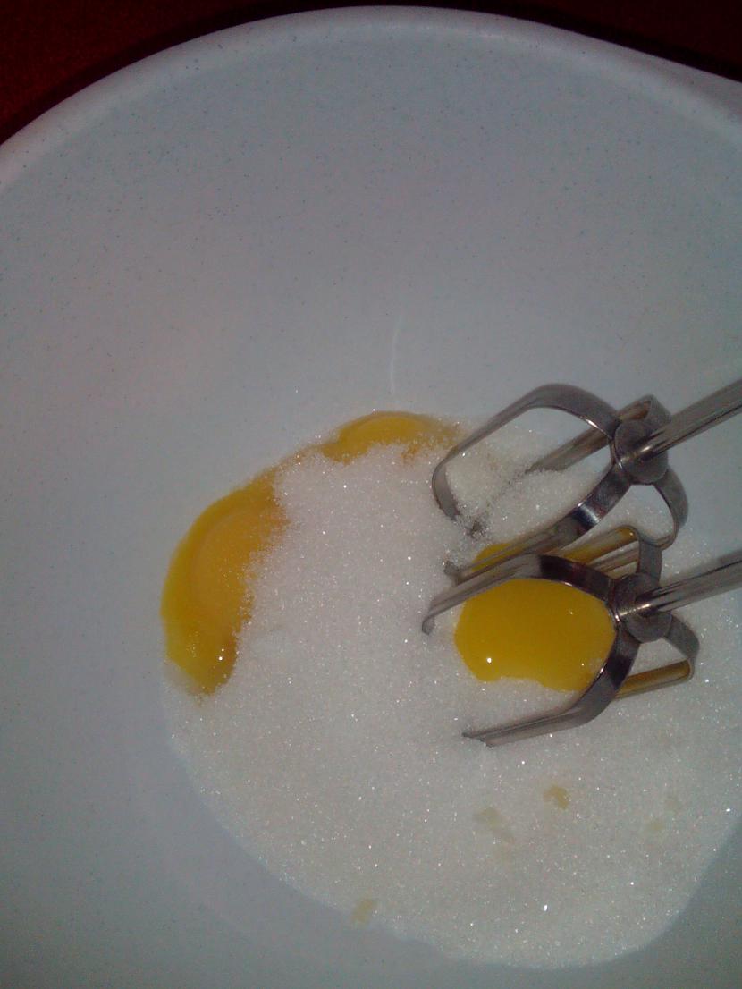 Dzeltenumos ieberam cukuru... Autors: MehāniskāBerze Gudrā kūciņa tomēr nesanāca tik gudra.