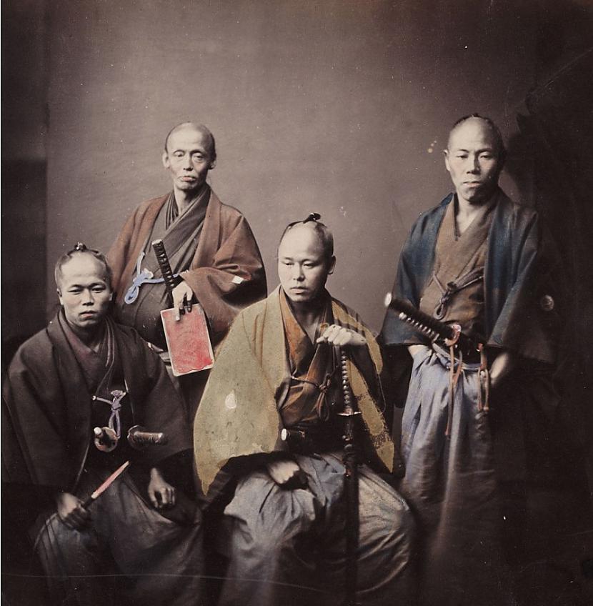 Viena no pirmajām fotogrāfijām... Autors: matilde «Dzīvo ar zobenu, mirsti no zobena!» Japāņu samuraji, kas nodūra sevi līdz nāvei