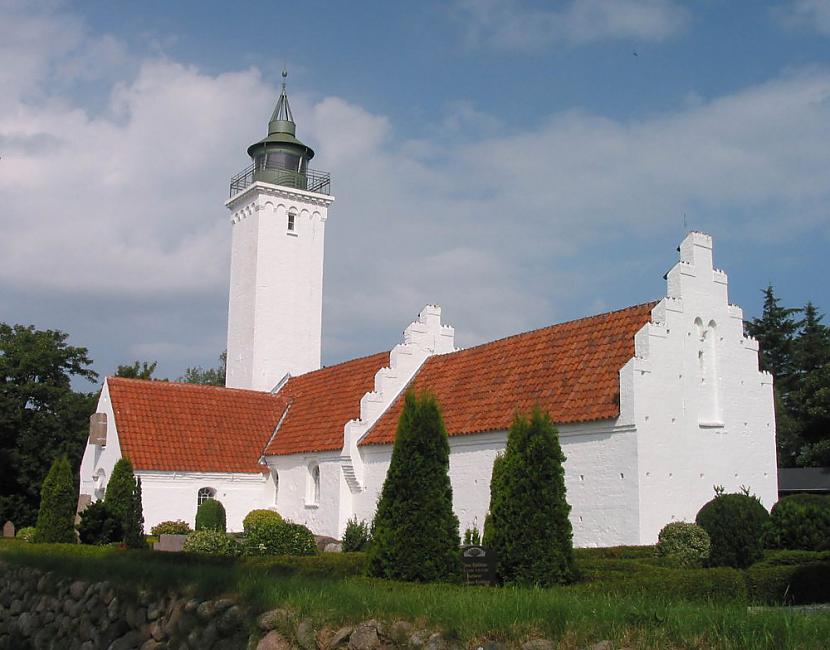 Tuno ir sala Dānijā un tās... Autors: GargantijA Neparasti - Baznīca + bāka. Arī Latvijā.