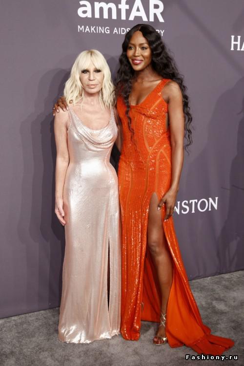Donatella Versace and Naomi... Autors: 100 A Charitable gala evening amfAR!