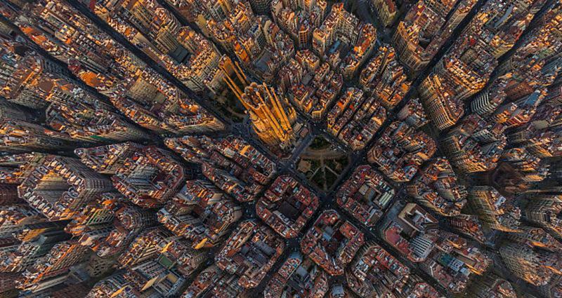 Barselona un tās populārākais... Autors: matilde 25 skaistas vietas dažādās pasaules vietās no putna lidojuma