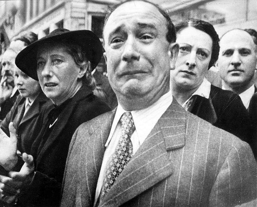 Raudoscaronais francūzis 1940... Autors: Lestets No mīlestības līdz nāvei - ikoniskas fotogrāfijas | 3. daļa
