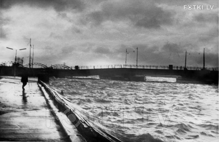 69 gada beigas Plūdi Rīgā ... Autors: Emchiks Rīga sešdesmitajos (2)