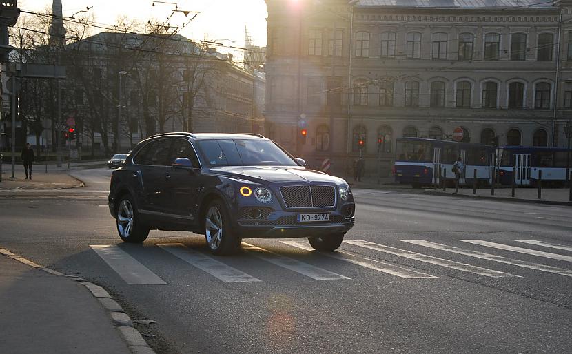 Bentley Bentayga Autors: LGPZLV Dārgas mašīnas uz Latvijas ceļiem. 2017 #1