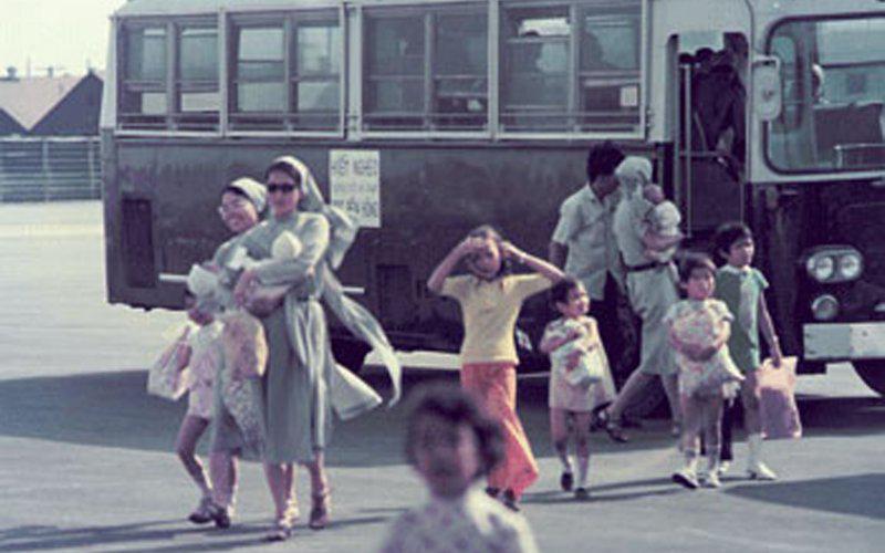 Vjetnamā nabadzīgas ģimenes... Autors: Raziels Vjetnamas karš - operācija "Babylift"