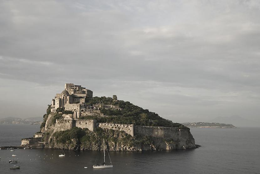  Autors: EV1TA Tev ir REĀLA iespēja iegūt savā īpašumā pili Itālijā - BEZ MAKSAS!