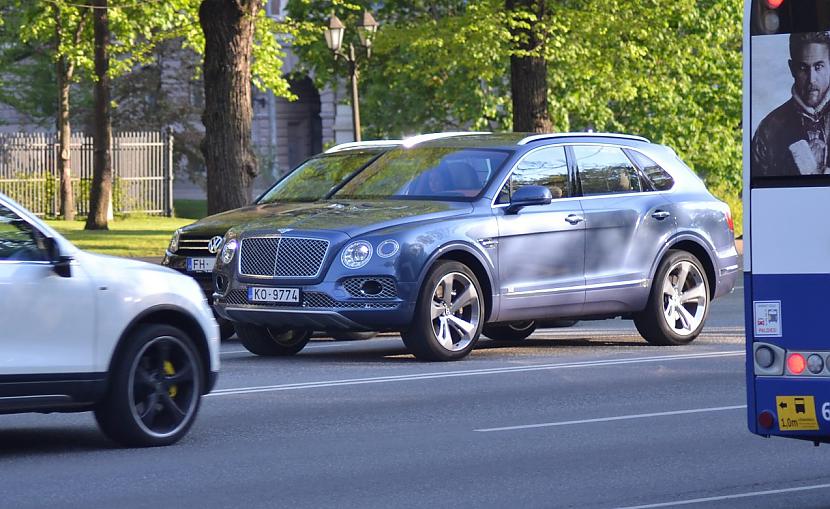 Bentley Bentayga Autors: LGPZLV Dārgas mašīnas uz Latvijas ceļiem. 2017 #4