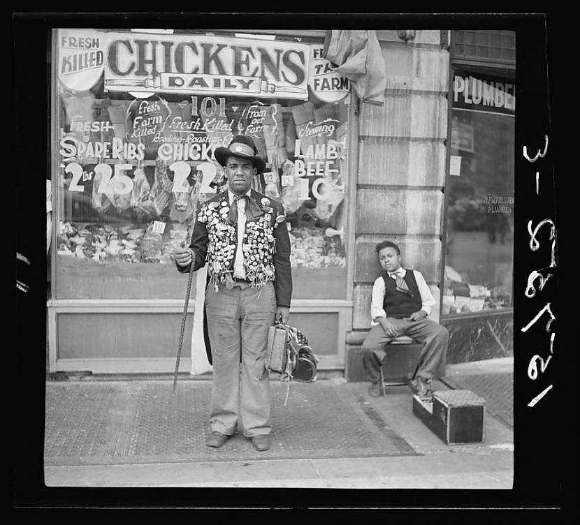 Vīrieties pie veikala 1938 g Autors: Lestets Lielā Depresija Ņujorkā