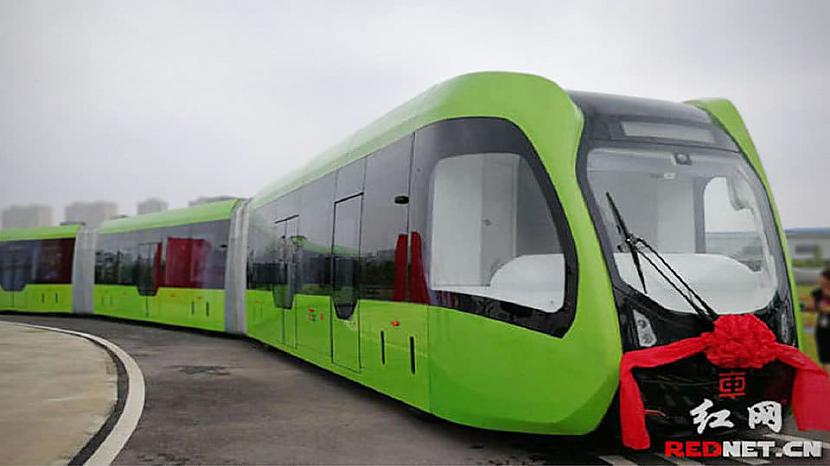 quotGudrajam autobusamquot... Autors: The Next Tech Ķīnieši parādījuši autonomu pilsētas "vilcienu", kuram nav vajadzīgas sliedes