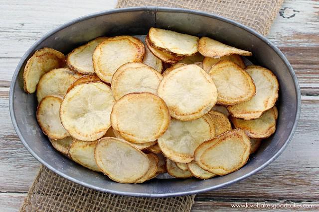 Kartupeļu čipsi4... Autors: 100 A 10 populāru našķu receptes. Pagatavo mājās pats!