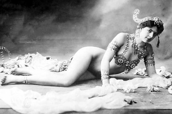 Mata HariNīderlandiescaronu... Autors: MiaSanMia Bēdīgi Slaveni Spiegi