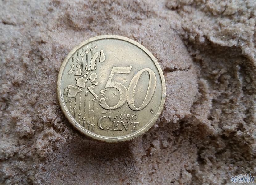 Iesākumam  50 eurocenti Autors: pyrathe Ar metāla detektoru pa pludmali 2017 (augusts)