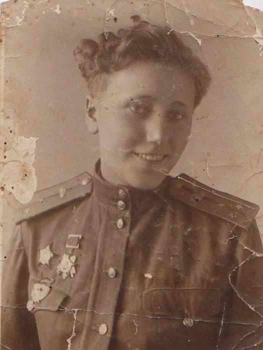 Par Aleksandas Samusenko... Autors: Lords Lanselots Vienīgā sieviete-tankiste vēsturē, vadījusi bataljonu Otrā Pasaules Kara laikā