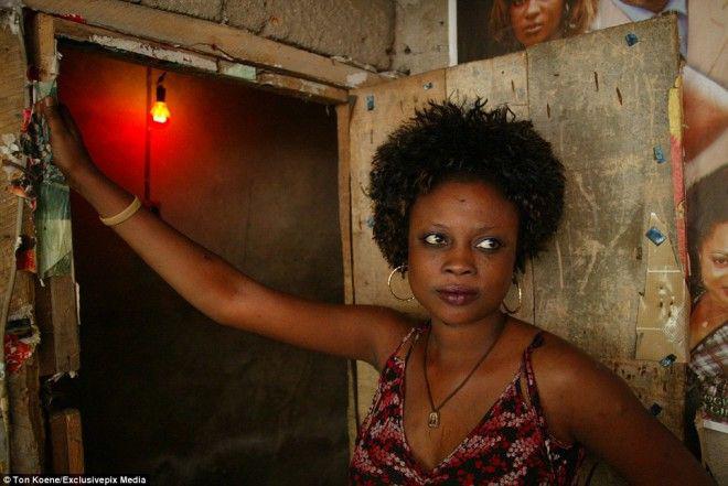 Uz Nigēriju labāk nedoties ja... Autors: matilde Atklāti par prostitūciju Nigērijā, kur AIDS ir laupījis 10 miljonus dzīvību!