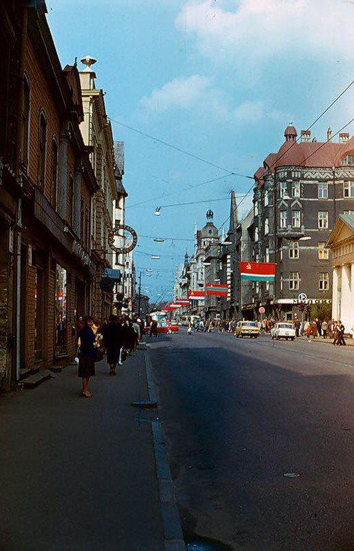 Tajā laikā ndash Ļeņina iela... Autors: theFOUR Vai Tu atceries, kā Rīga izskatījās pirms 40 gadiem?