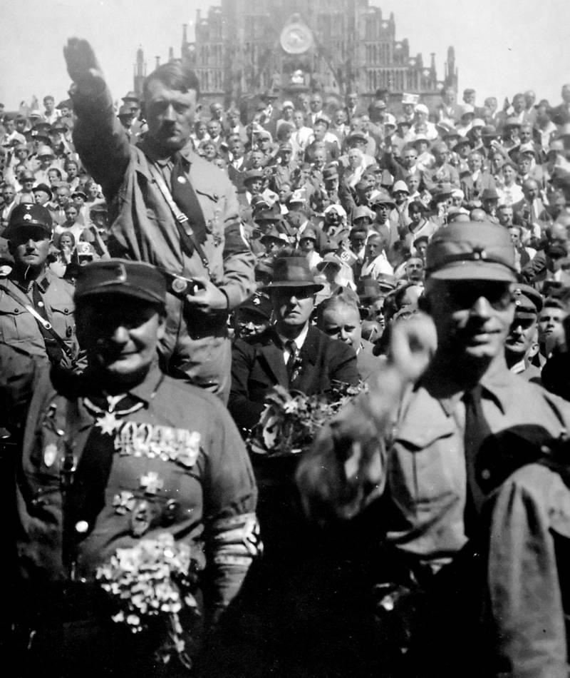 Hitlers ar... Autors: Lestets Kā Hitlers uzvarēja vēlēšanās